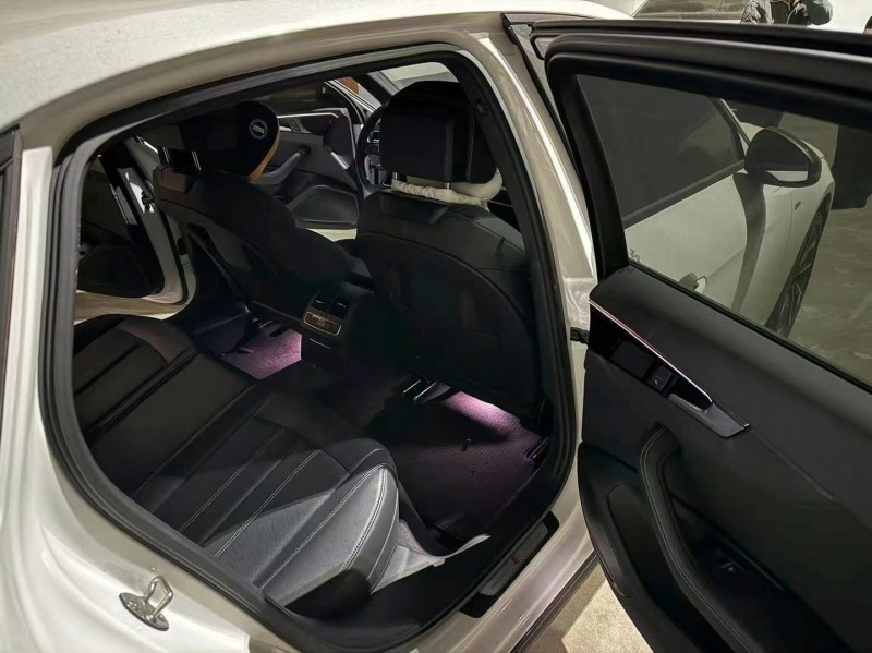 济宁23年奥迪A4L8