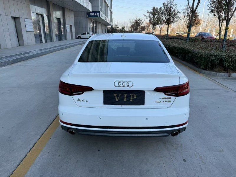 济宁18年奥迪A4L9