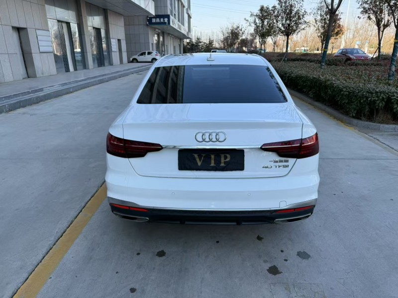 济宁21年奥迪A4L9
