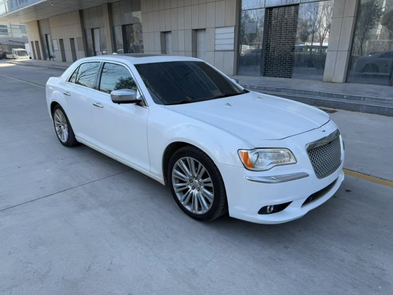 济宁13年克莱斯勒300C2