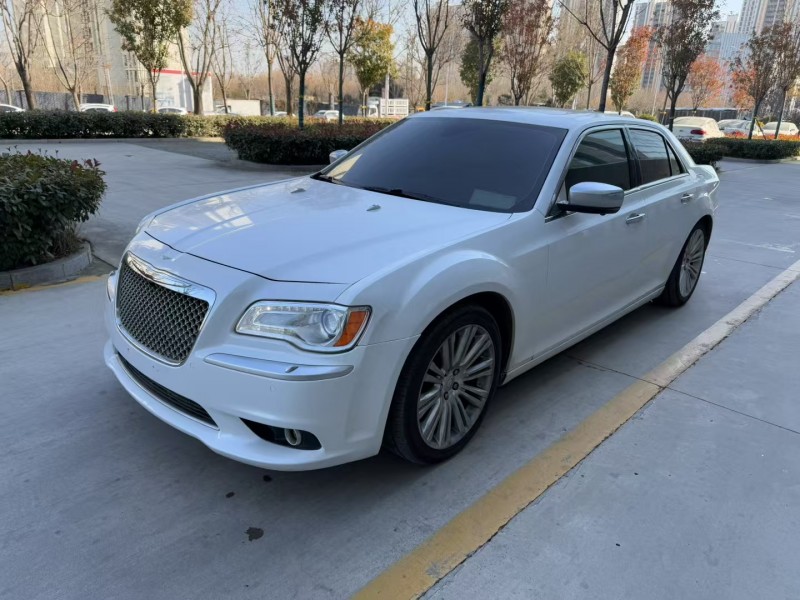 济宁13年克莱斯勒300C3