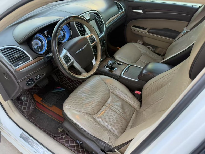 济宁13年克莱斯勒300C5