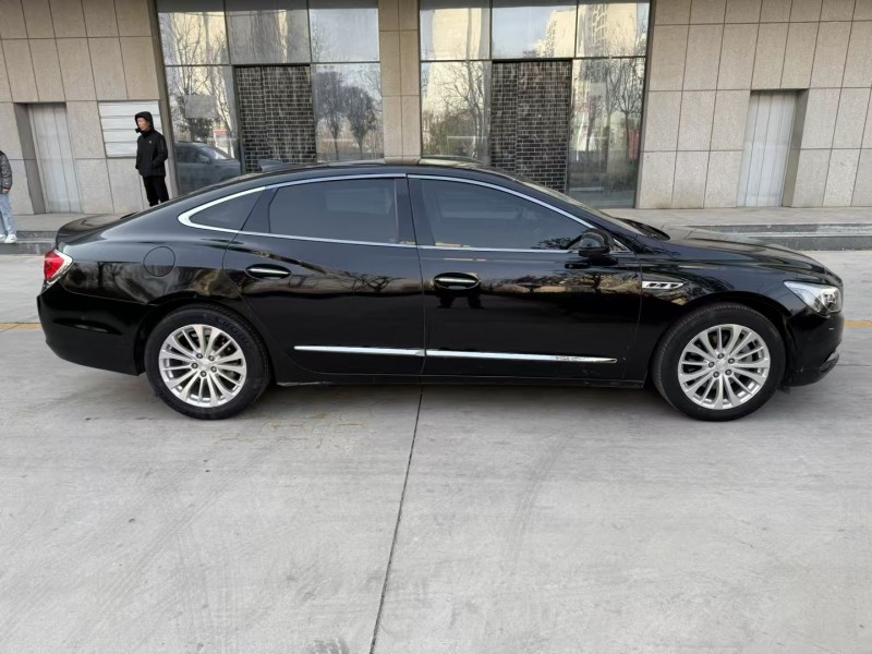 济宁19年别克君越8