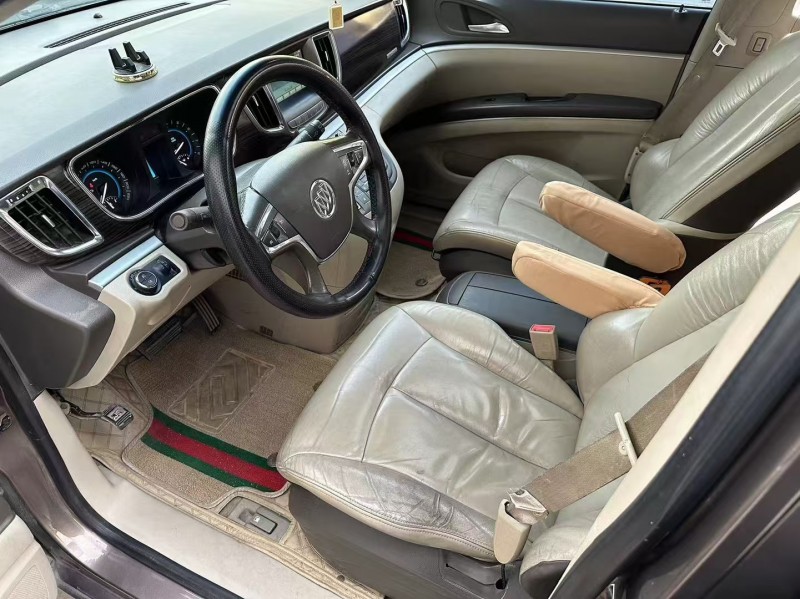 济宁13年别克GL85