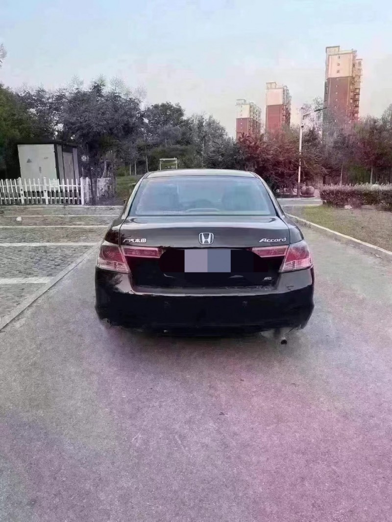 菏泽09年本田雅阁3