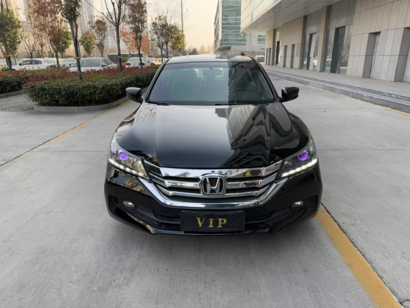 济宁14年本田雅阁1