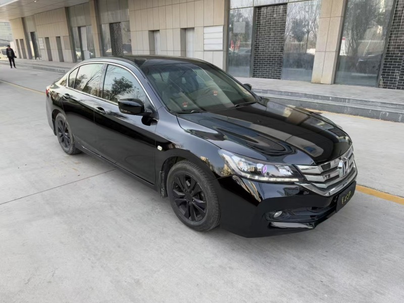 济宁14年本田雅阁2