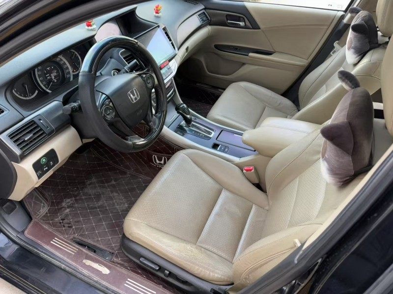 济宁14年本田雅阁4