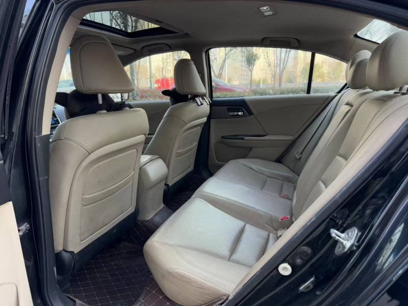 济宁14年本田雅阁5