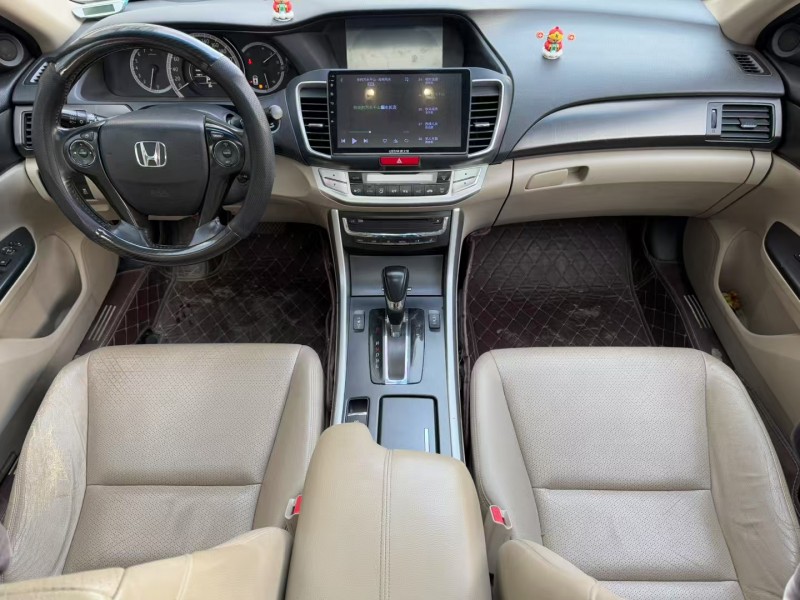 济宁14年本田雅阁6