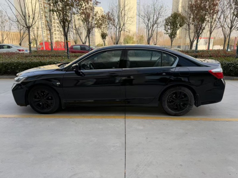 济宁14年本田雅阁7