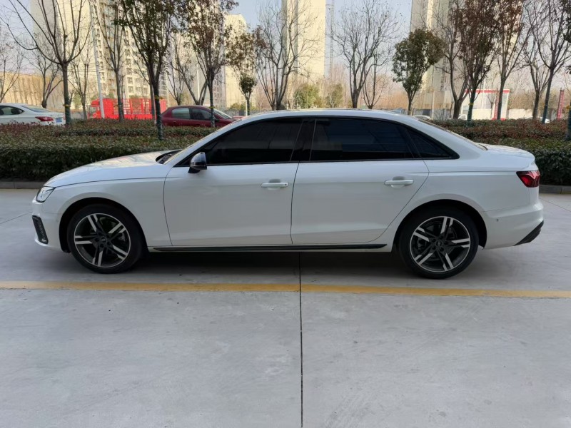 济宁22年奥迪A4L8