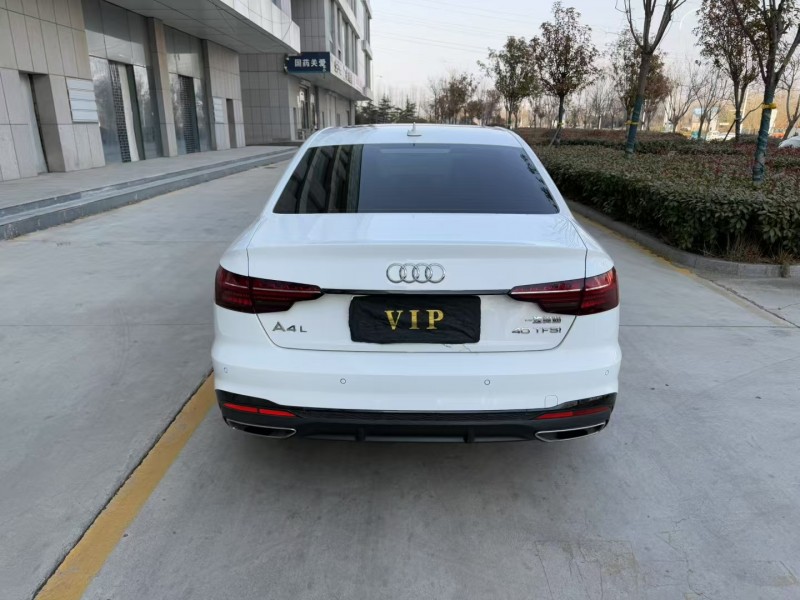 济宁22年奥迪A4L9