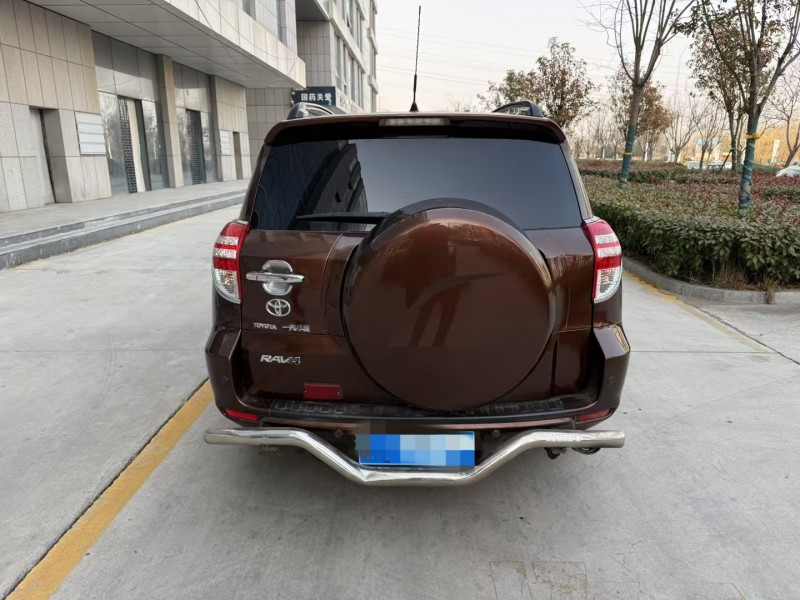 济宁12年丰田RAV49