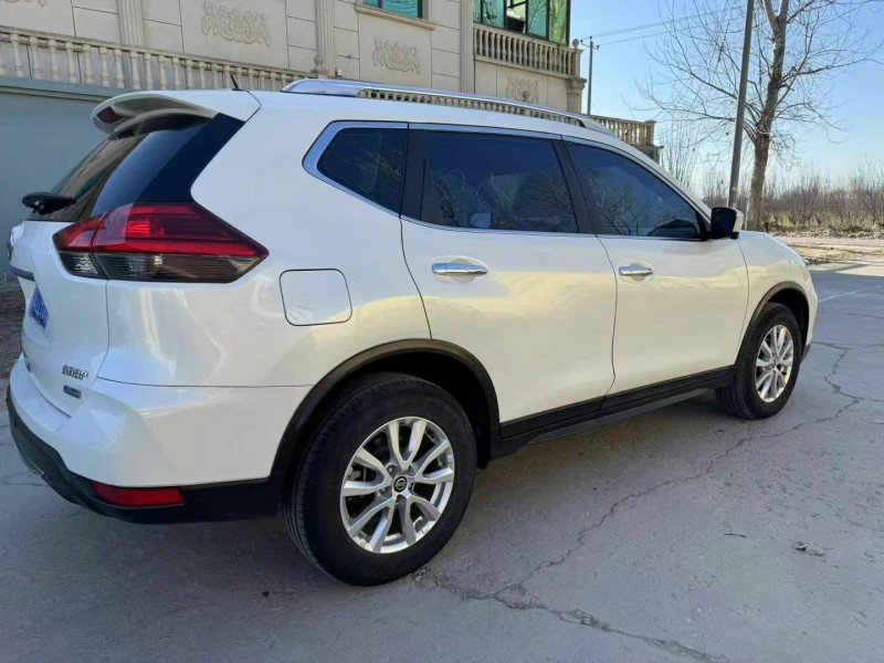 保定17年日产奇骏6