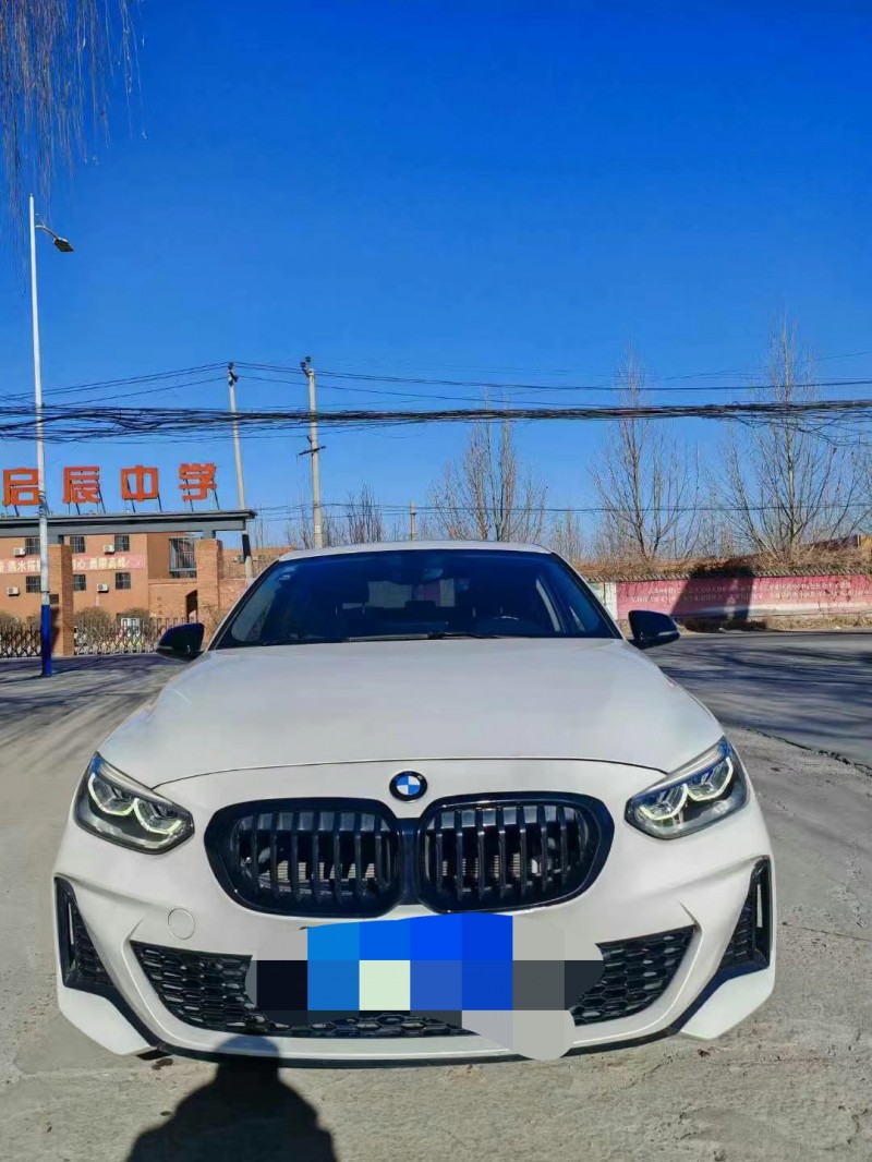 保定21年宝马1系1