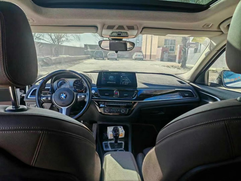 保定21年宝马1系8