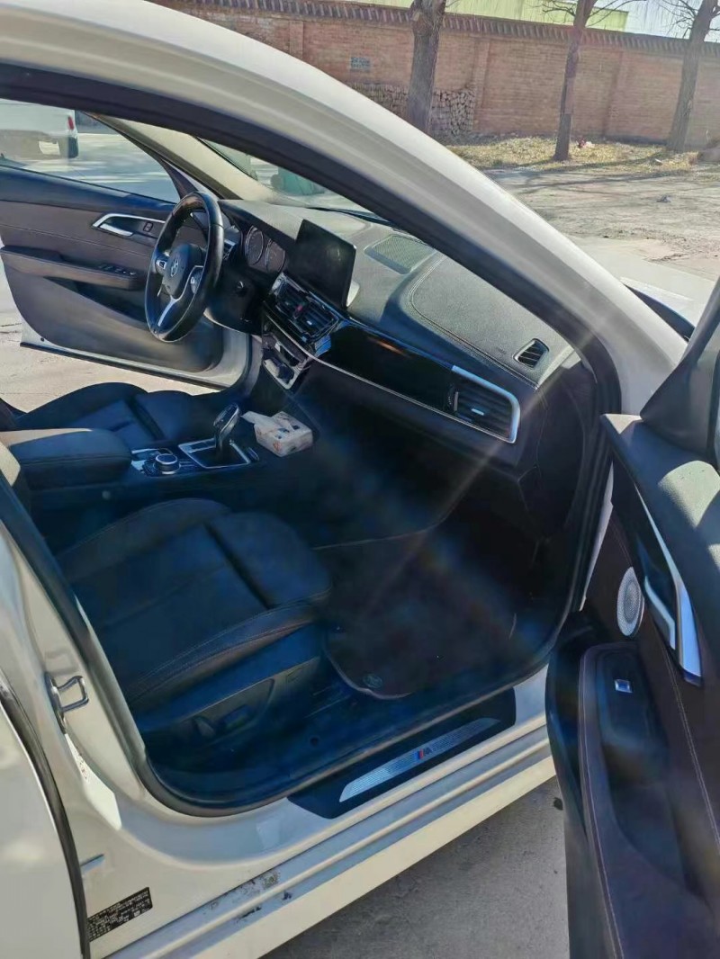 保定21年宝马1系9