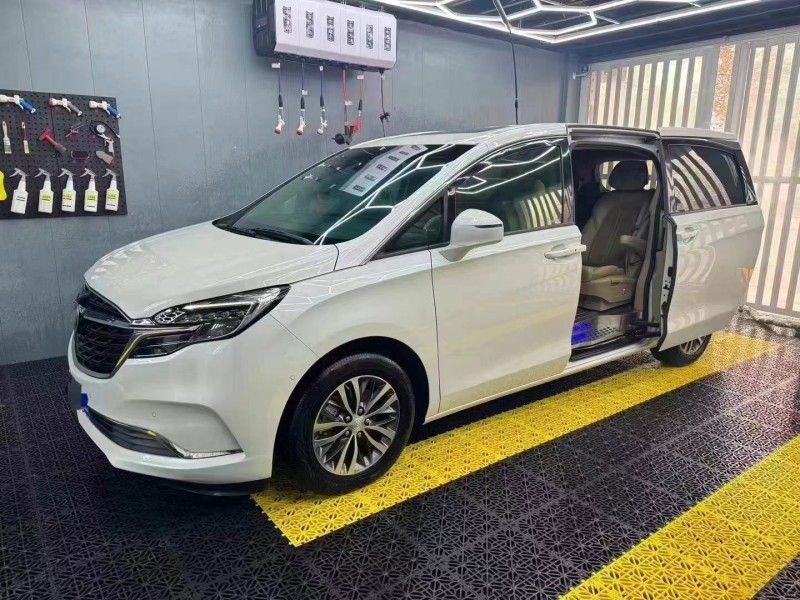 济宁21年别克GL83