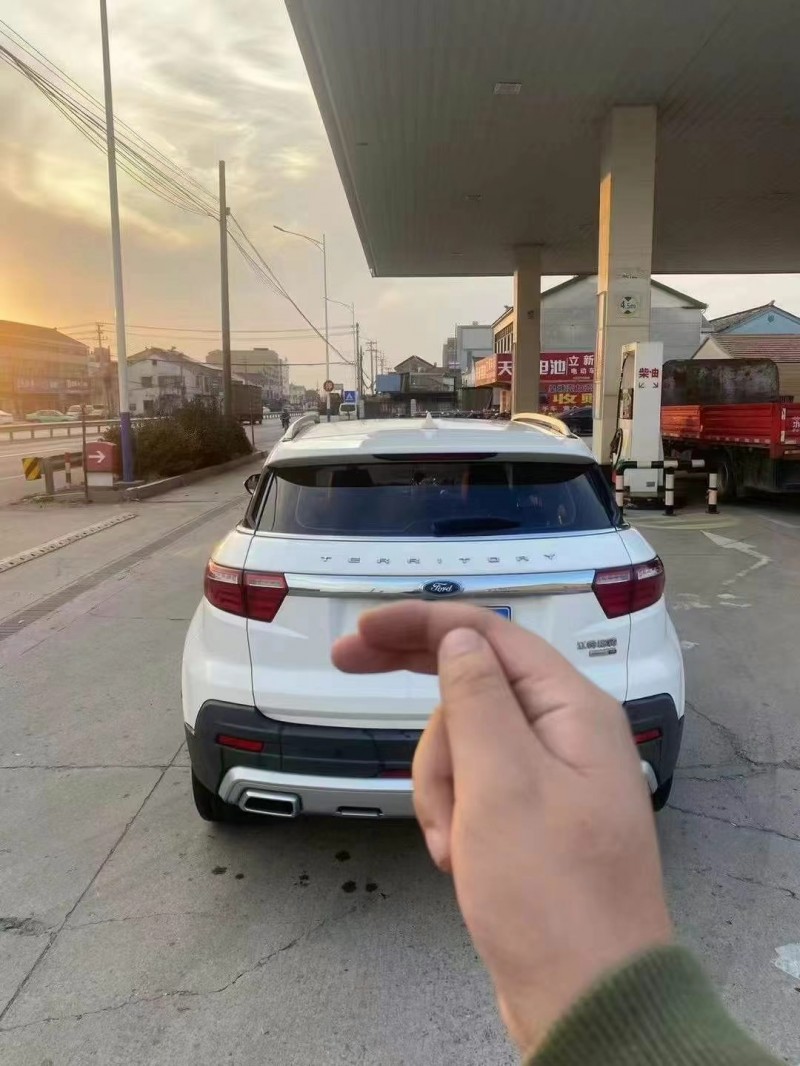 盐城20年福特领界5