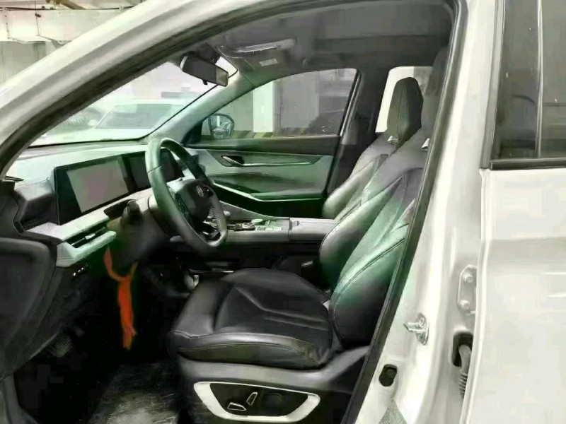 成都23年长安汽车CS755