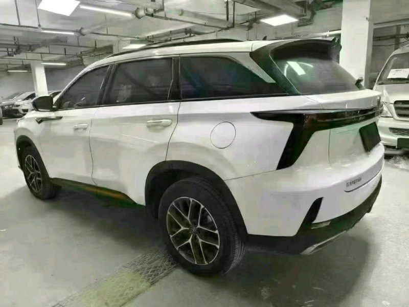 成都23年长安汽车CS757