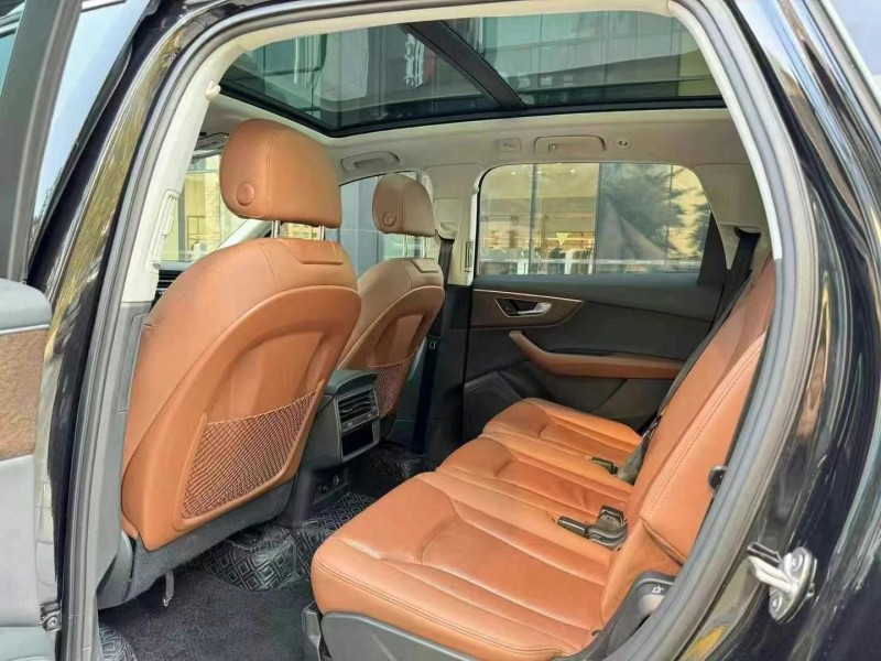 广州21年奥迪Q74