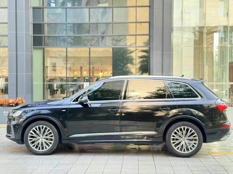 广州21年奥迪Q78