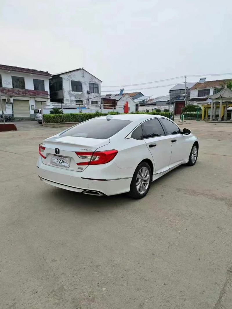 徐州19年本田雅阁4