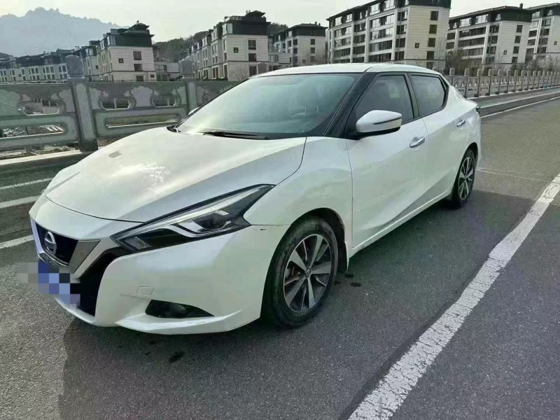 青岛20年日产蓝鸟2