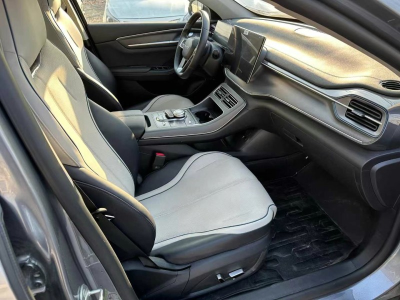 徐州24年比亚迪驱逐舰7