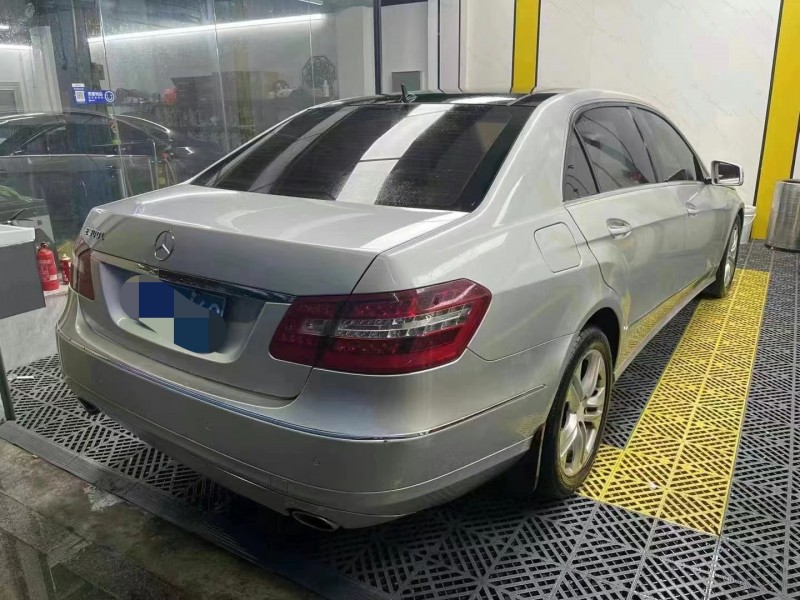 广州11年奔驰E4