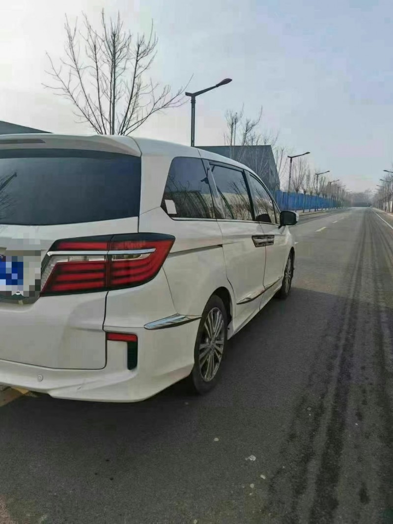 济宁19年本田艾力绅8