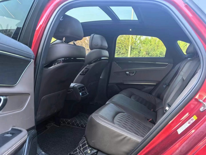 广州21年比亚迪汉8