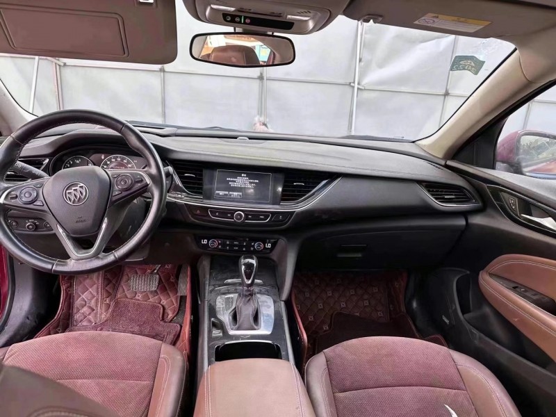 青岛18年别克君威6