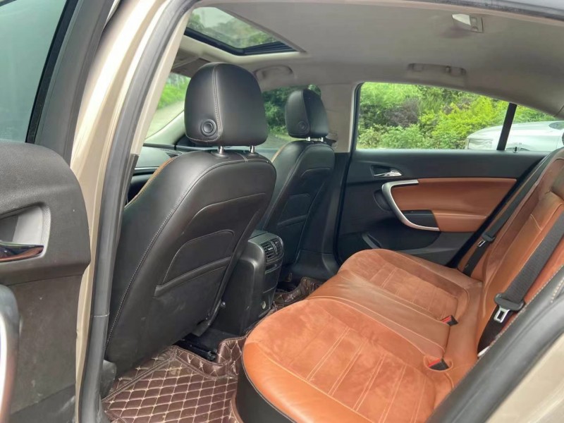 广州16年别克君威8