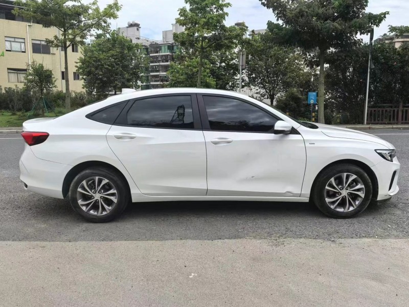 广州21年别克威朗4