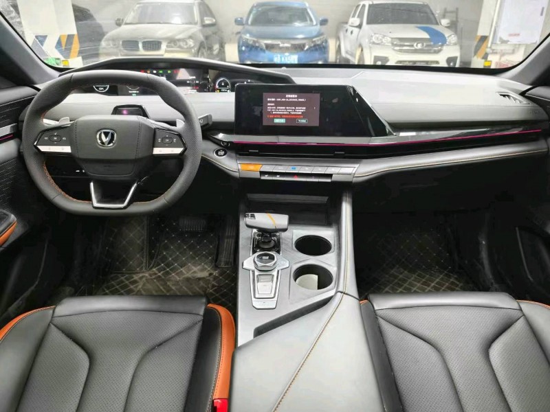 成都24年長安汽車UNI5