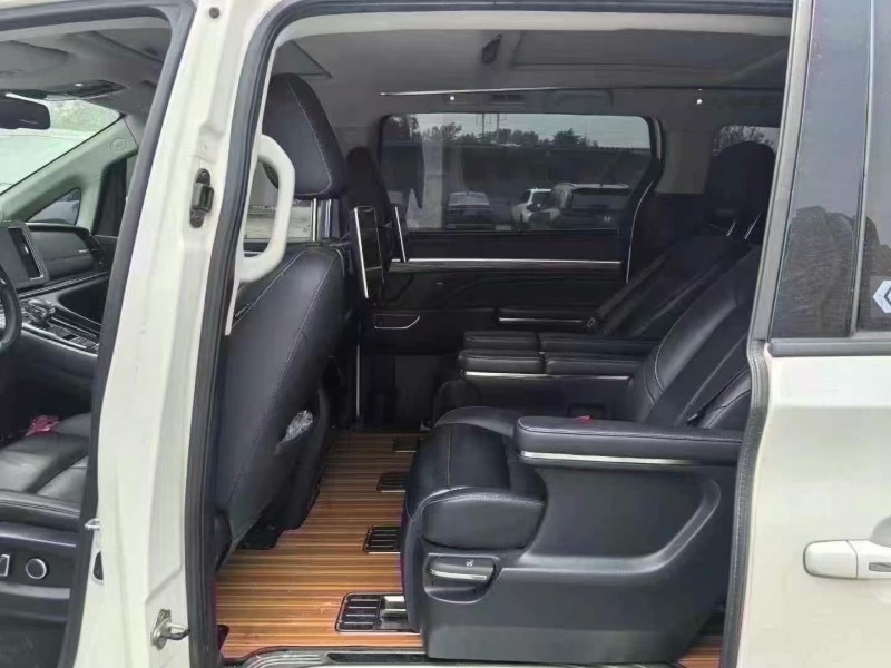 保定20年传祺M85