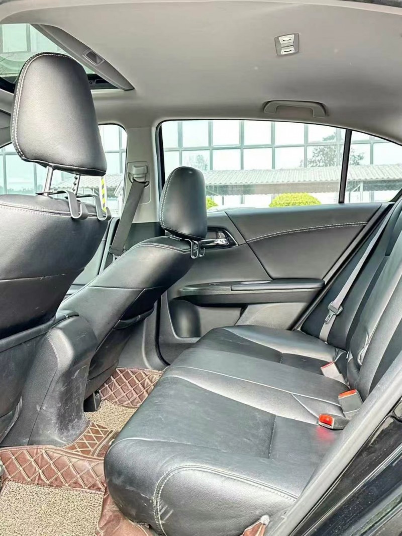 广州17年本田雅阁8