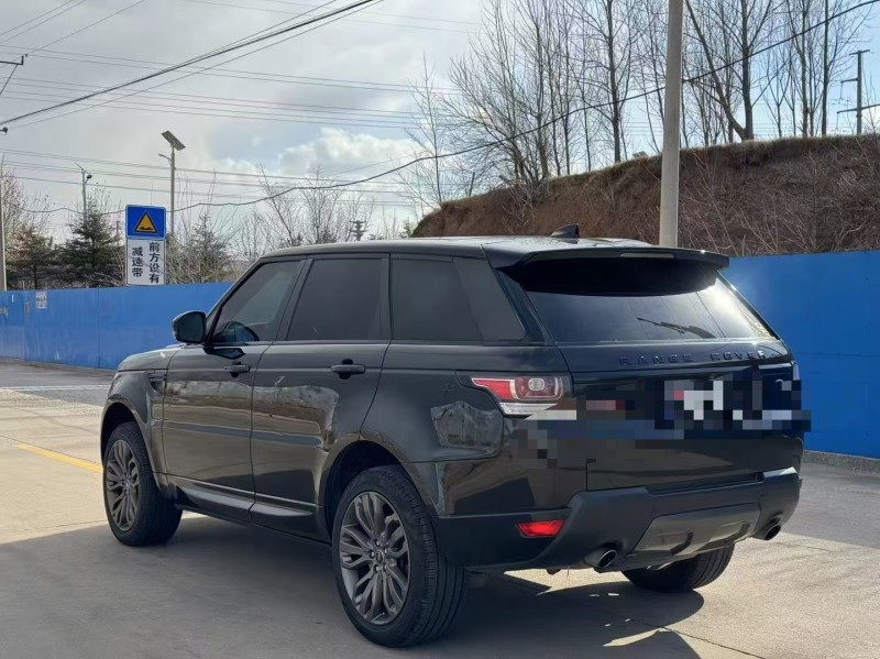 青岛18年路虎揽胜运动8