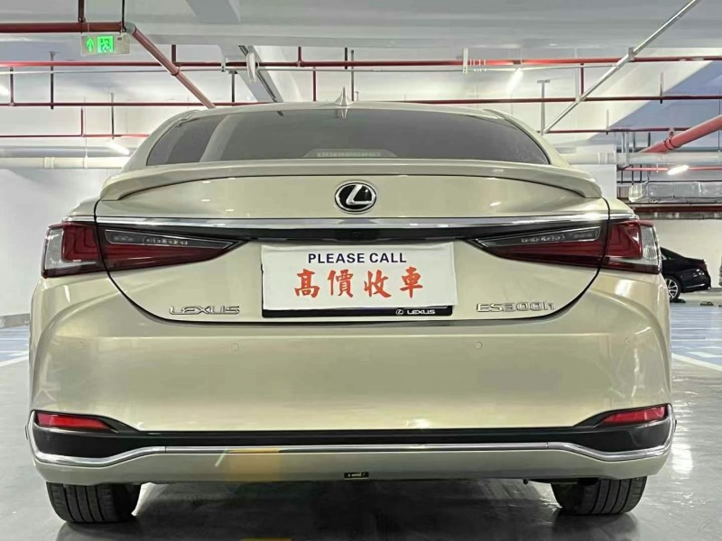 广州22年雷克萨斯ES7