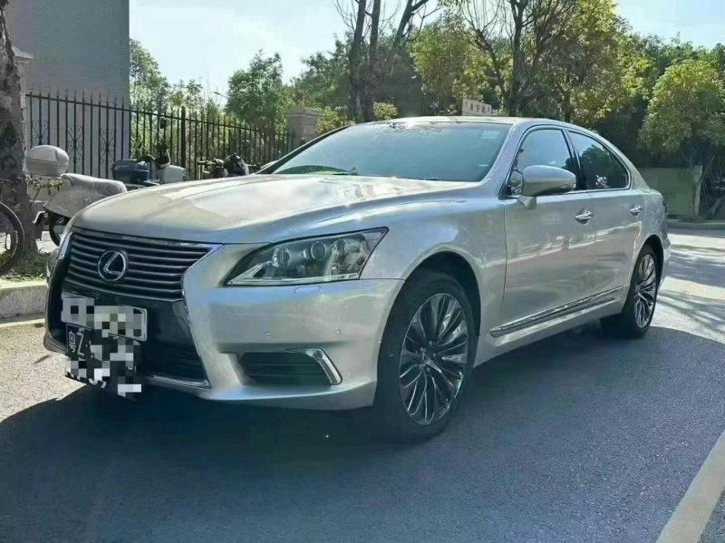 广州16年雷克萨斯LS3