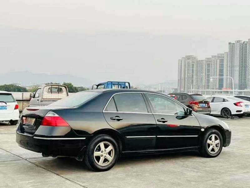 东莞07年本田雅阁9