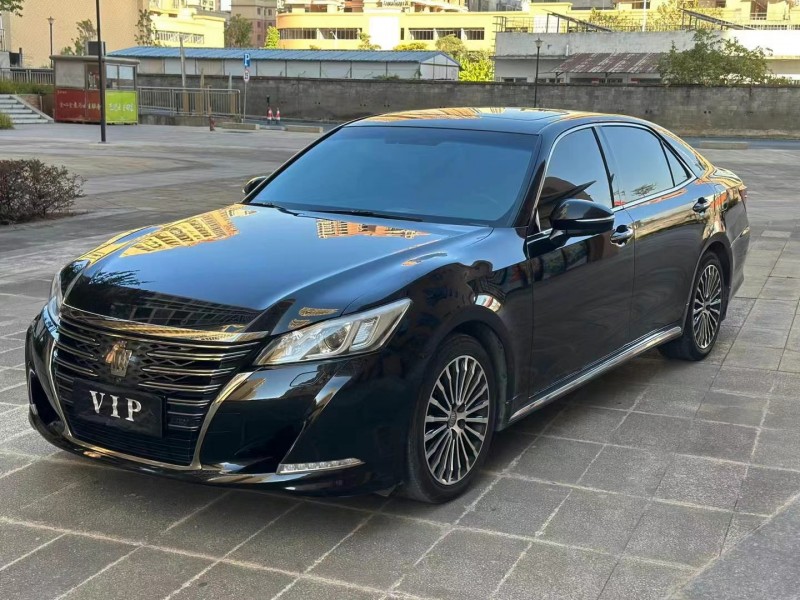 广州18年丰田皇冠3
