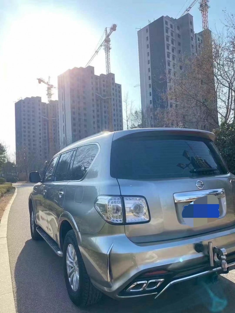 济宁19年日产途乐5