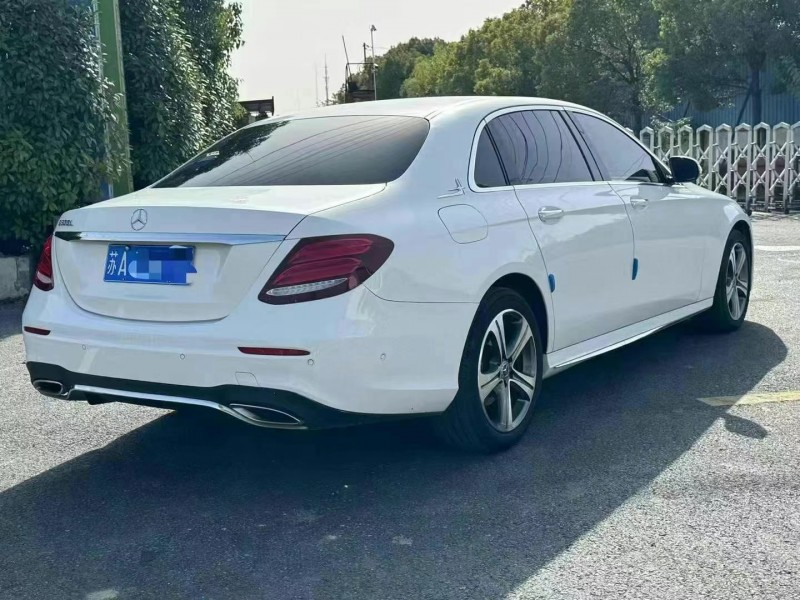 盐城17年奔驰E8