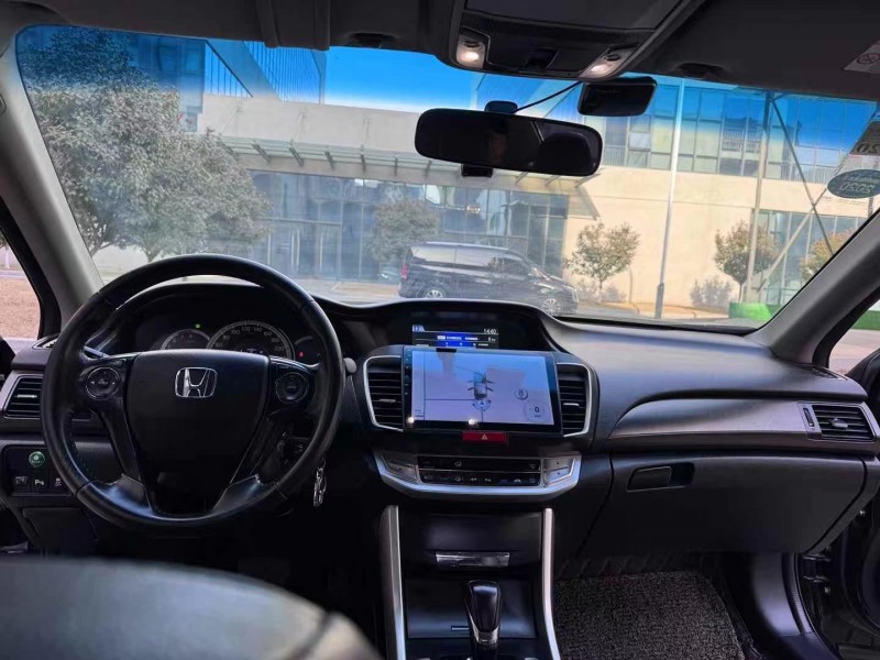 徐州14年本田雅阁5