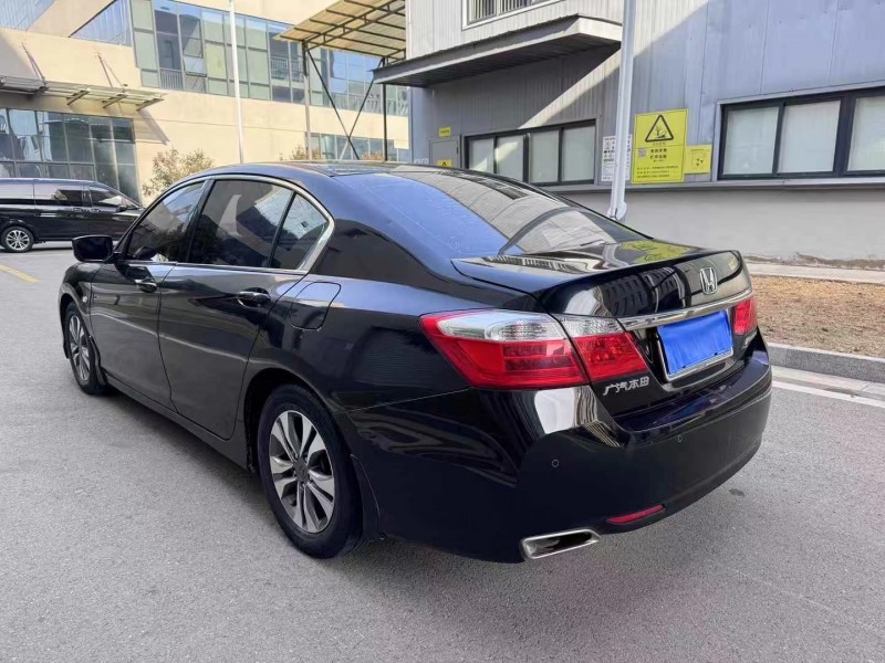 徐州14年本田雅阁8