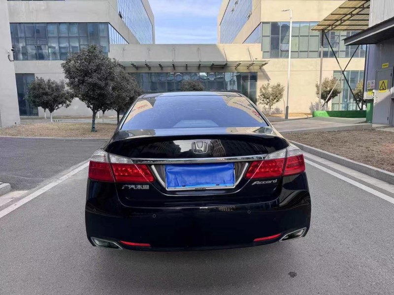 徐州14年本田雅阁9